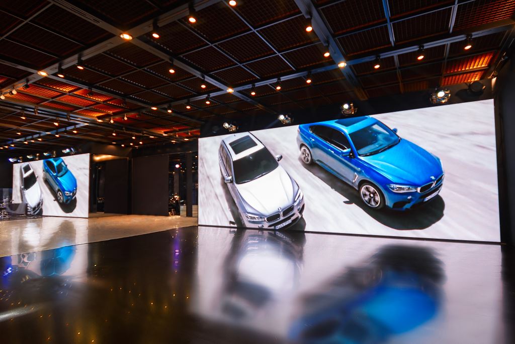 LED displays in the world of cars or high-tech art